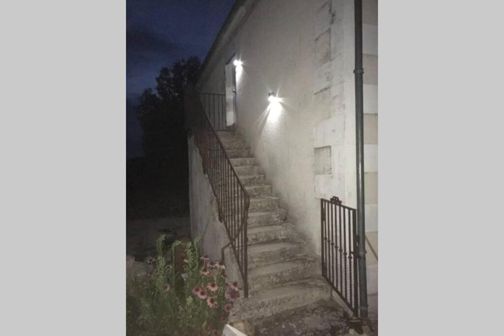 Logement Independant Le Poulailler Proche Guedelon Treigny Eksteriør billede