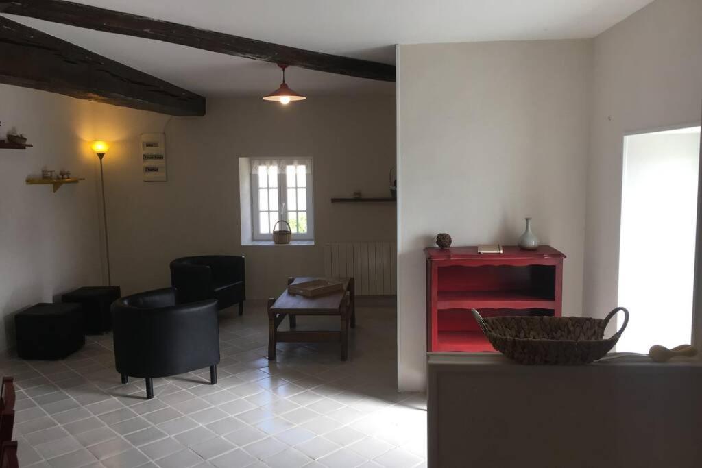 Logement Independant Le Poulailler Proche Guedelon Treigny Eksteriør billede